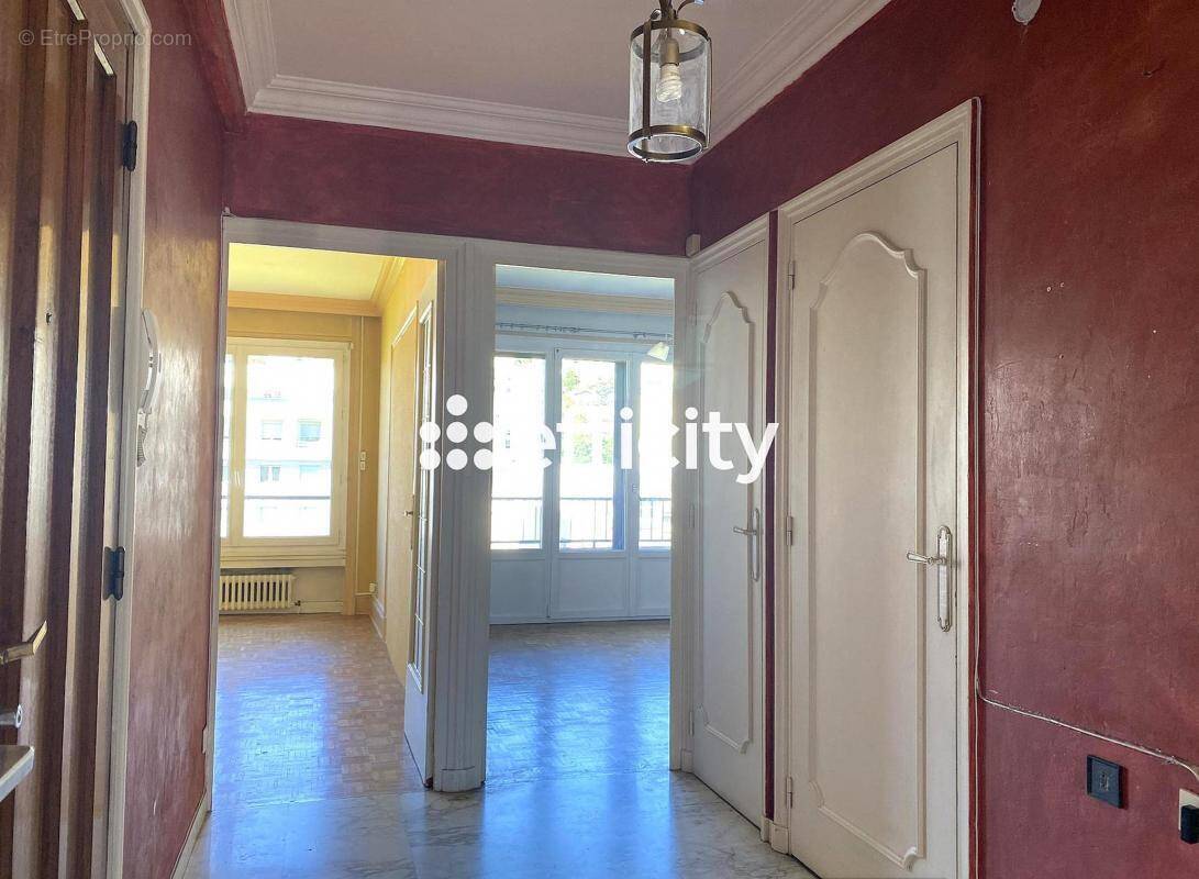 Appartement à SAINT-ETIENNE