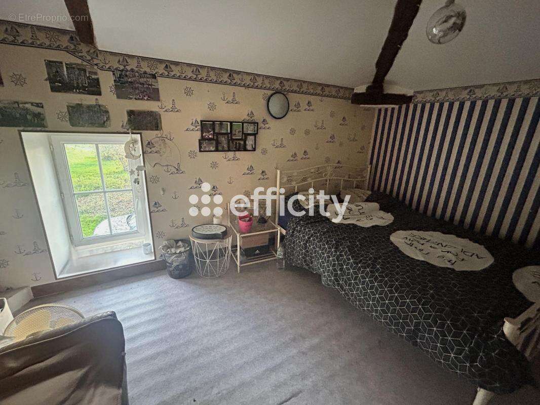 Maison à NANTEUIL-EN-VALLEE