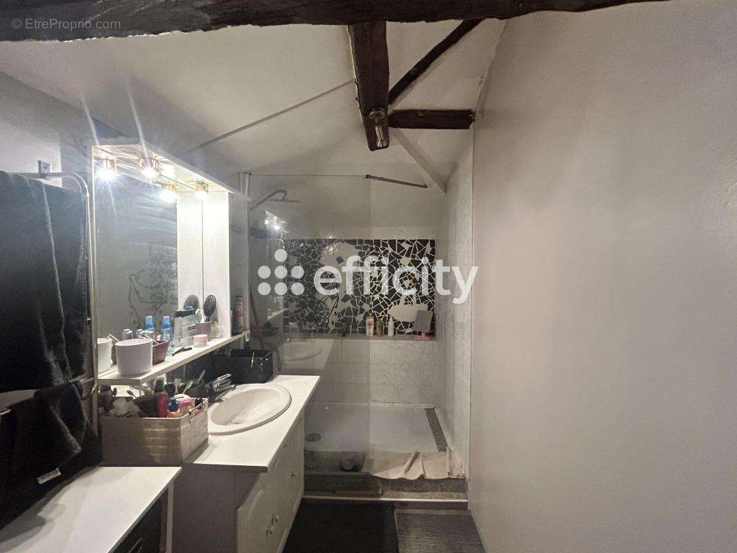 Maison à NANTEUIL-EN-VALLEE