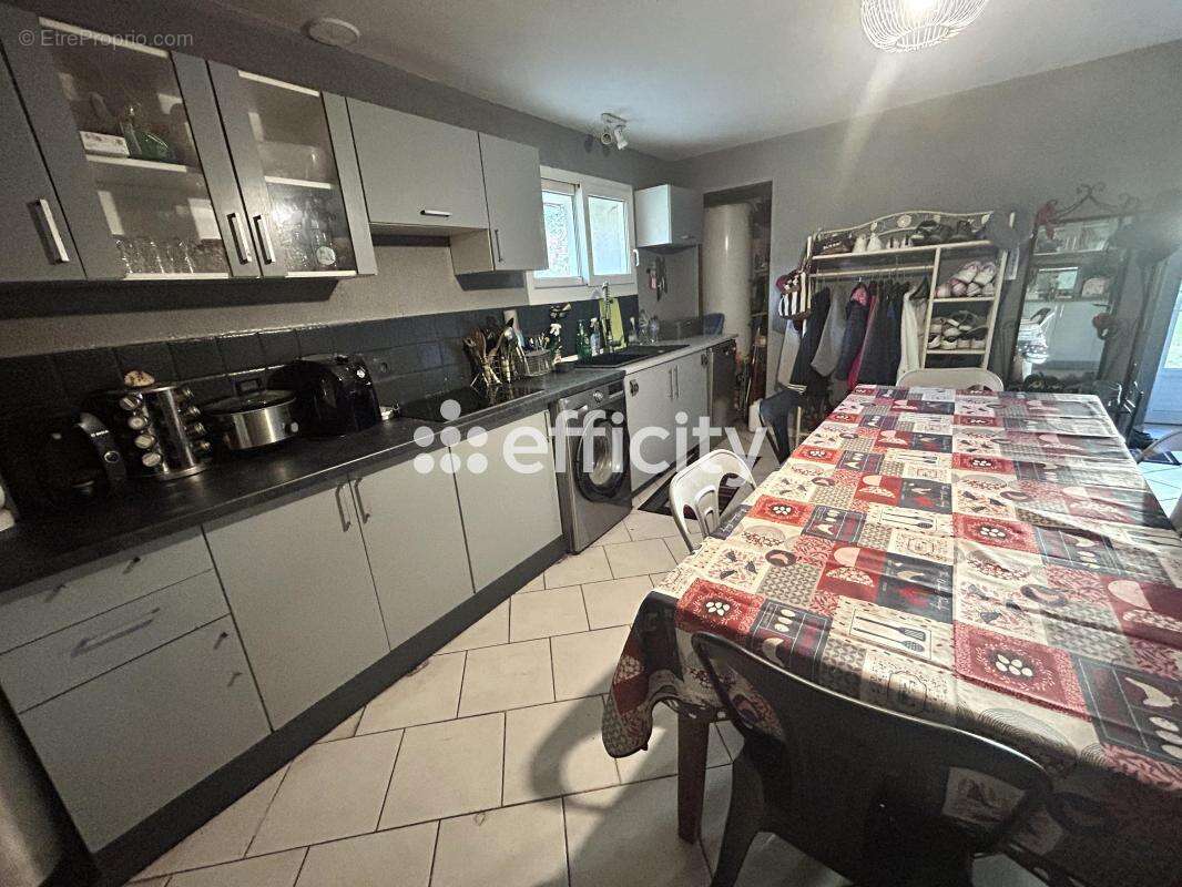 Maison à NANTEUIL-EN-VALLEE