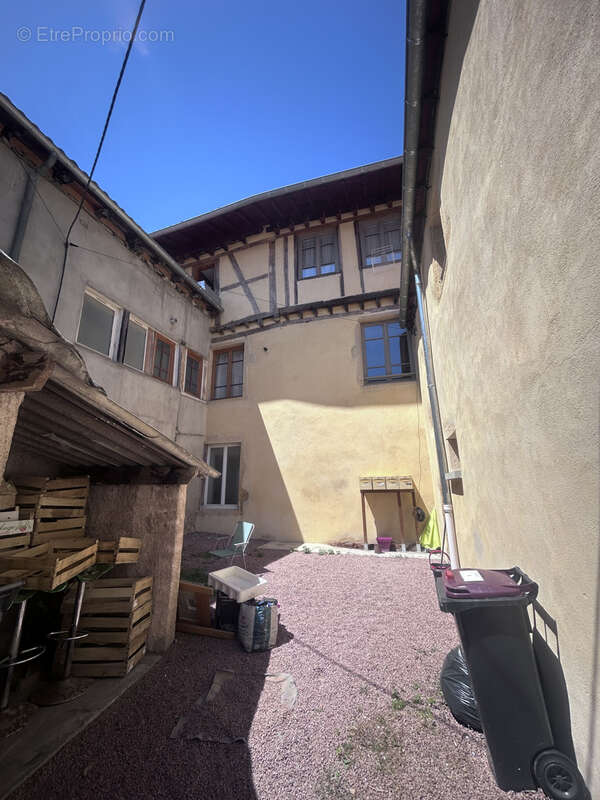 Appartement à CHARLIEU