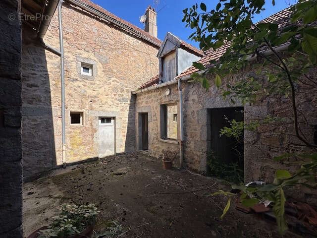 Maison à LORMES