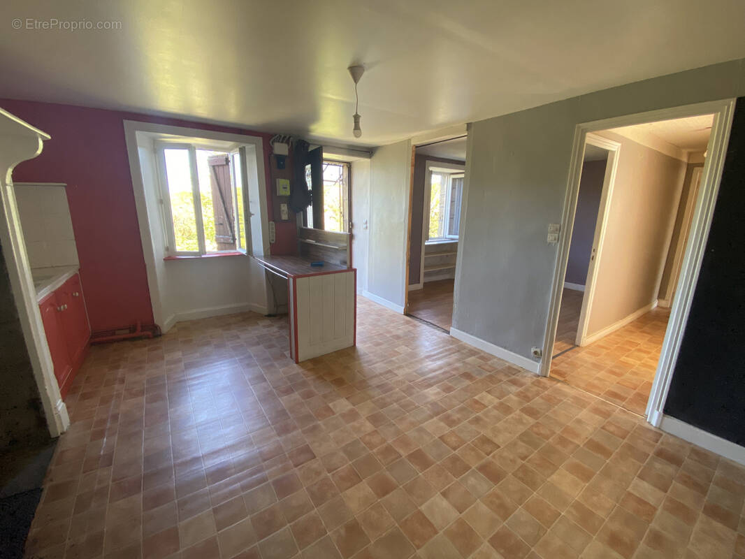 Maison à CHAMPAGNAC-LA-PRUNE