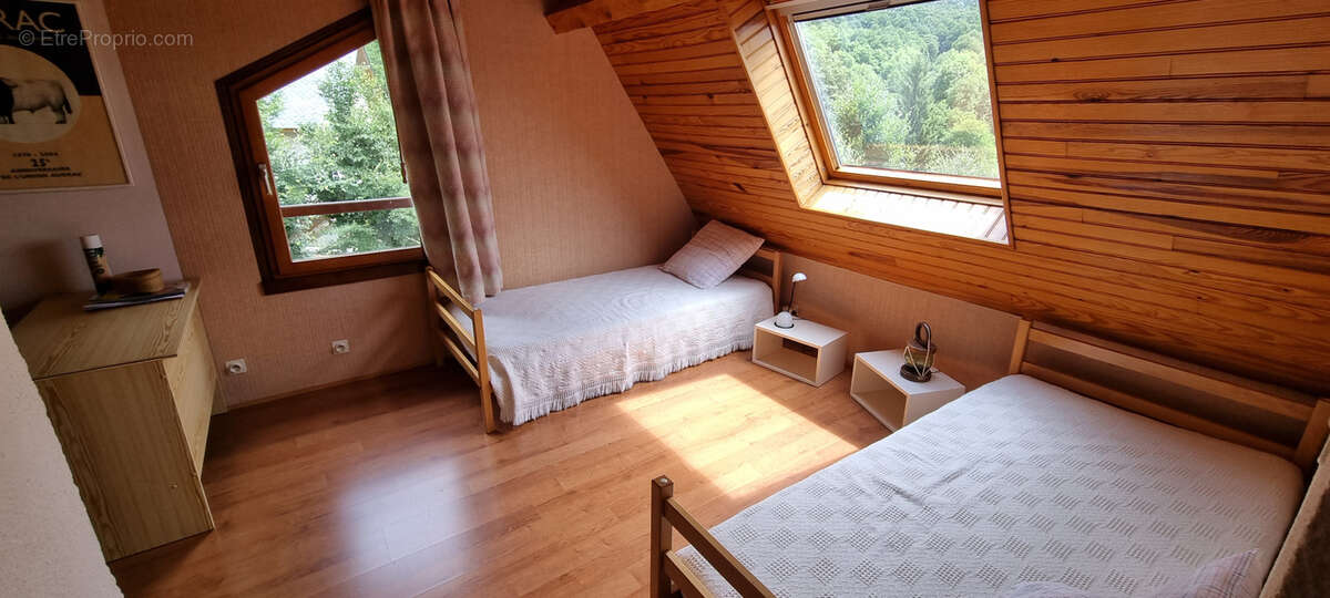 Maison à SAINT-CHELY-D&#039;AUBRAC