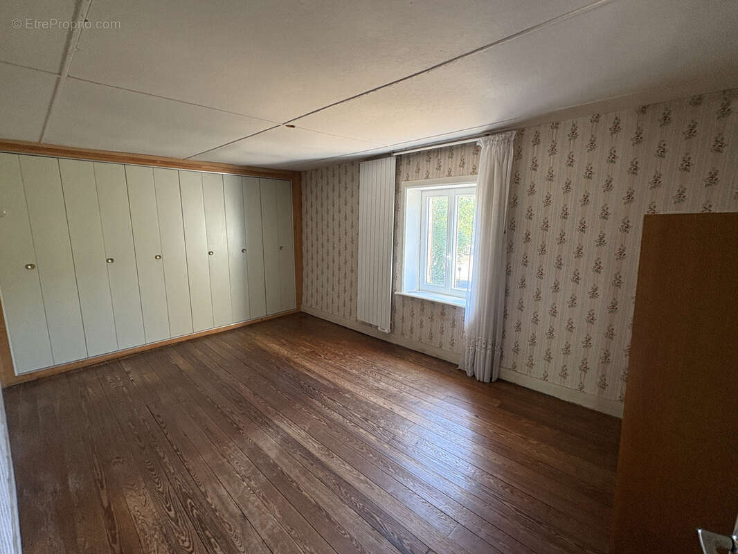 Maison à LE PERREON