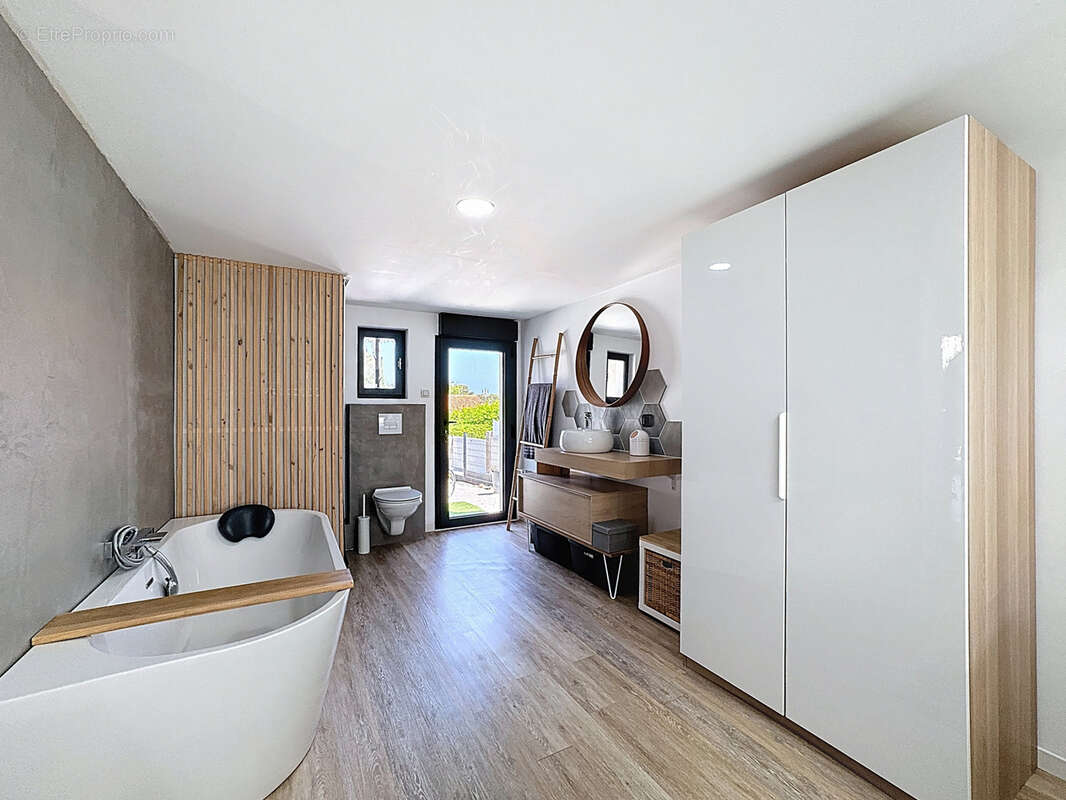 Maison à SIX-FOURS-LES-PLAGES