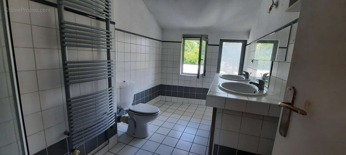 Appartement à LA MURE