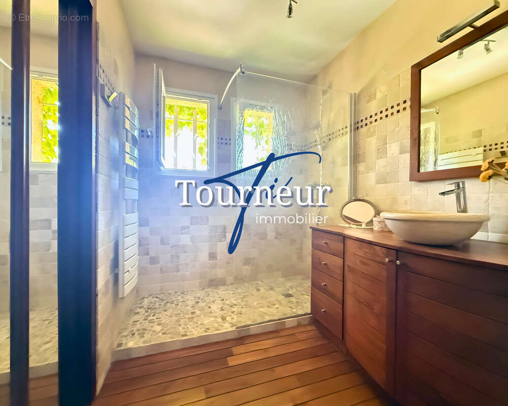 Maison à SIX-FOURS-LES-PLAGES