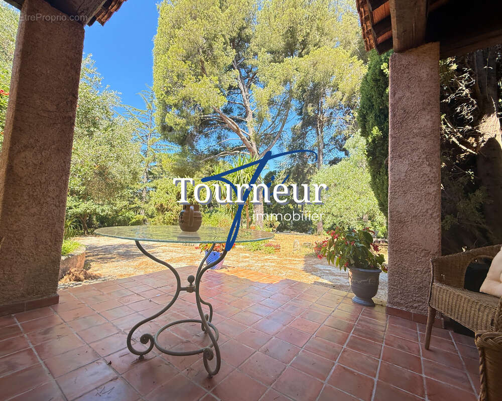 Maison à SIX-FOURS-LES-PLAGES