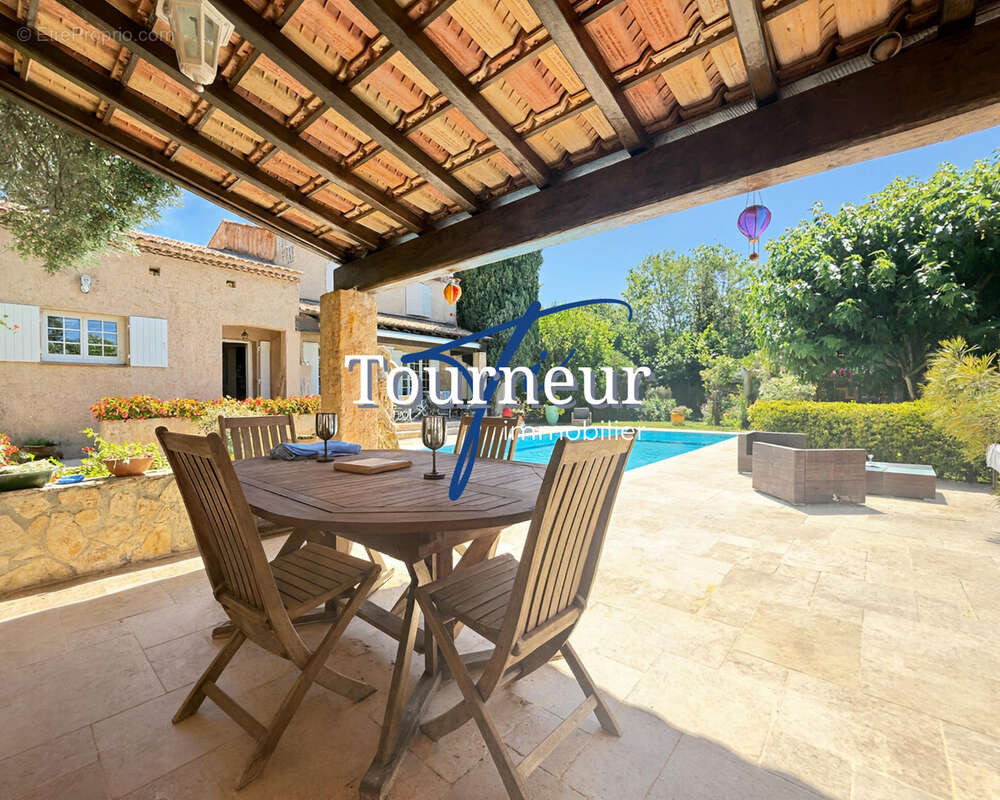 Maison à SIX-FOURS-LES-PLAGES