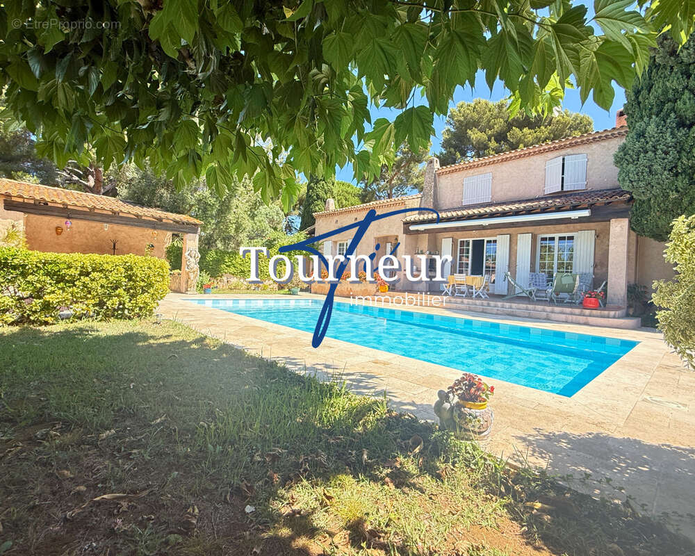 Maison à SIX-FOURS-LES-PLAGES