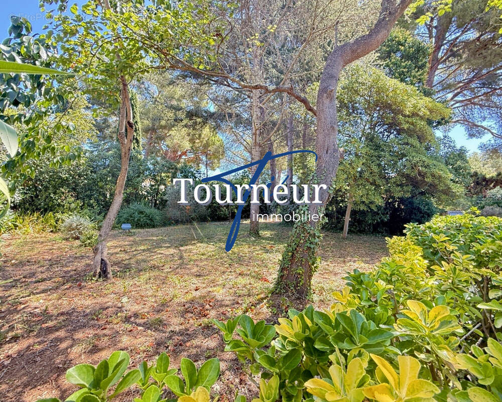 Maison à SIX-FOURS-LES-PLAGES