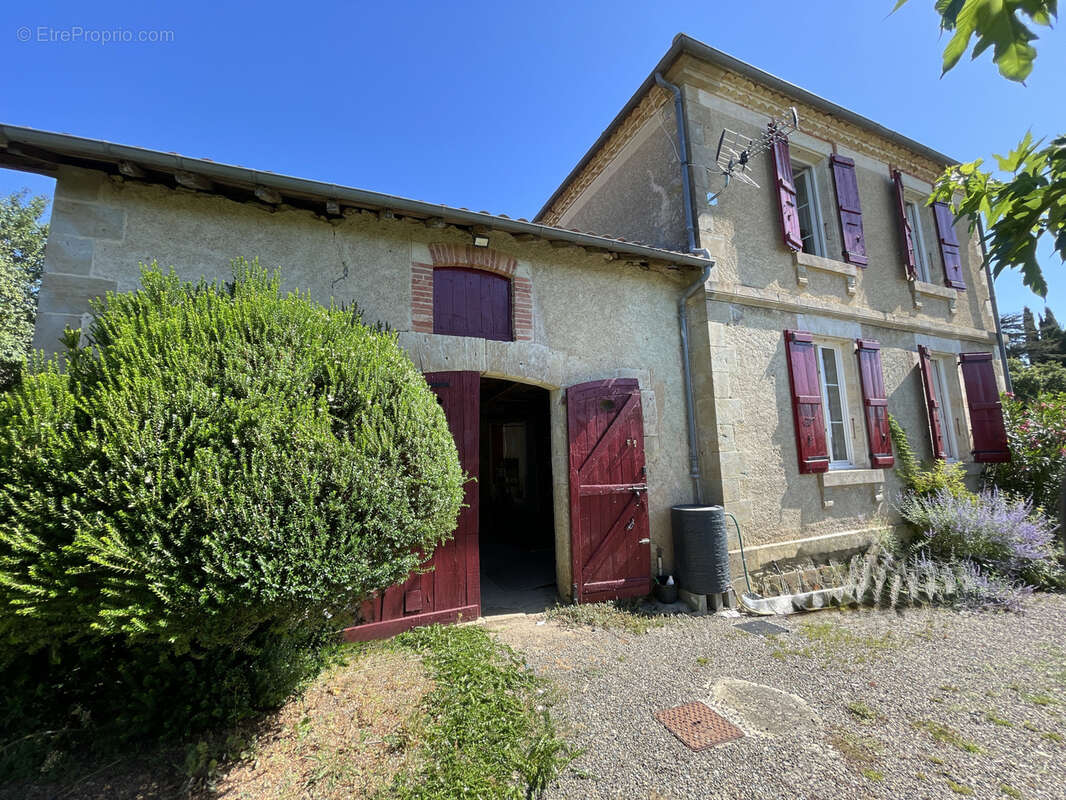 Maison à VIC-FEZENSAC