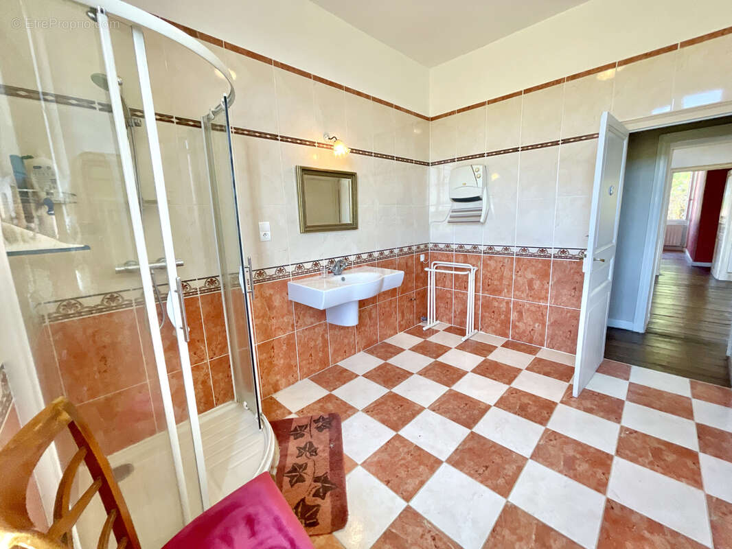 Maison à VIC-FEZENSAC