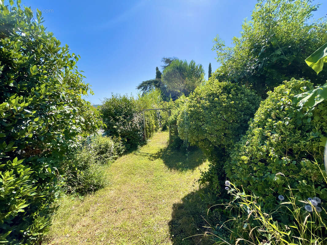 Maison à VIC-FEZENSAC