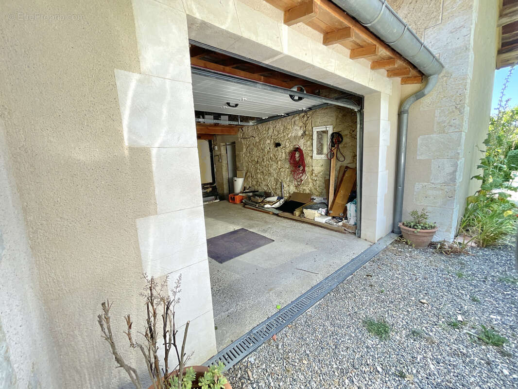 Maison à VIC-FEZENSAC