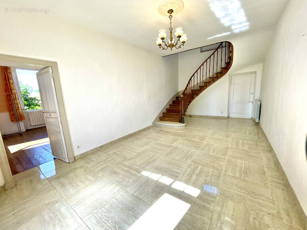 Maison à VIC-FEZENSAC