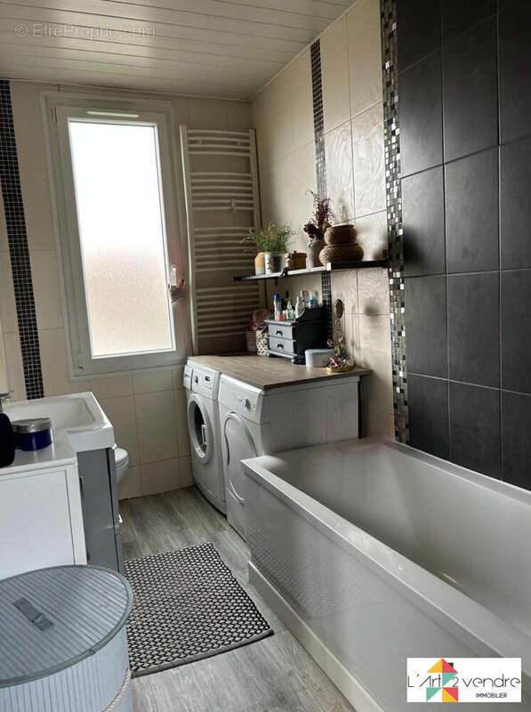 SDB - Maison à BRUNOY