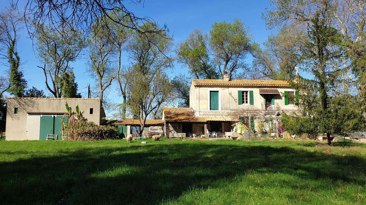 Maison à FONTVIEILLE