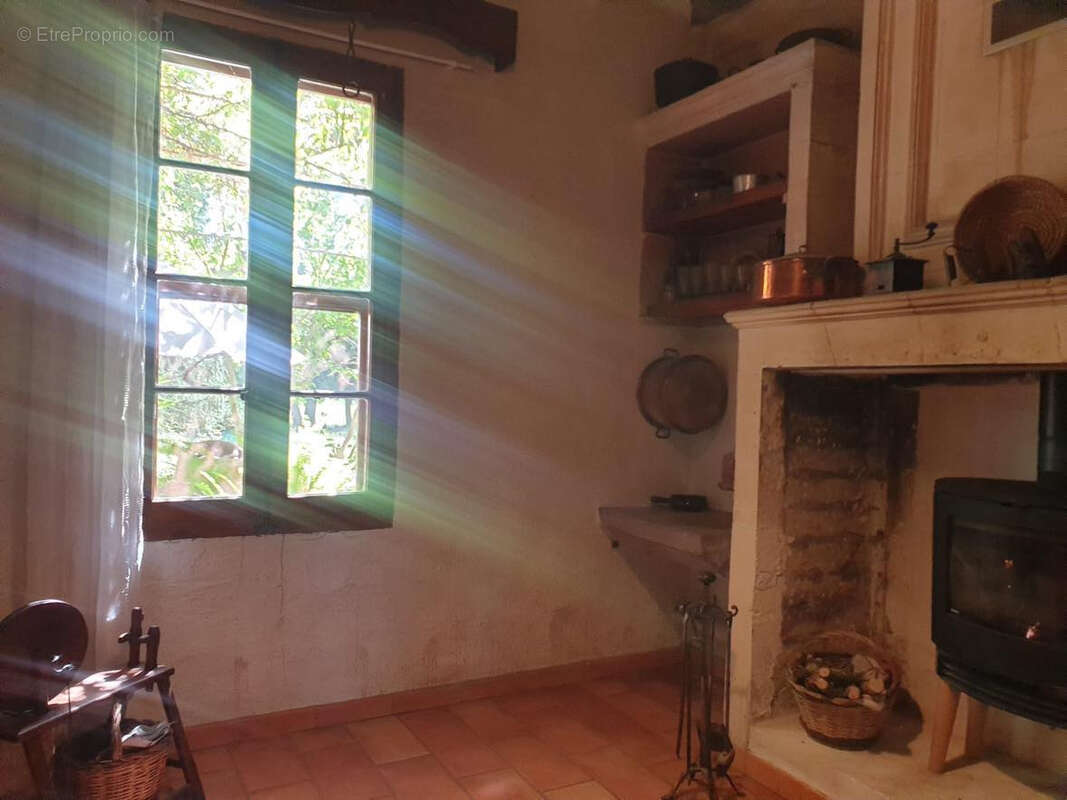 Maison à FONTVIEILLE