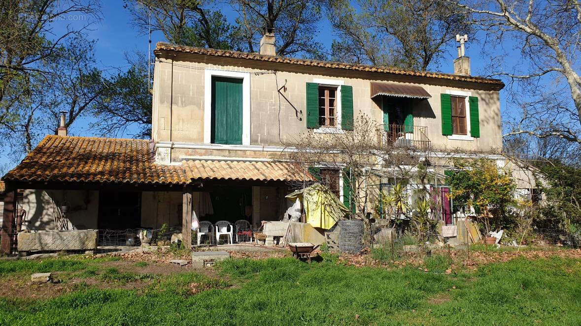 Maison à FONTVIEILLE