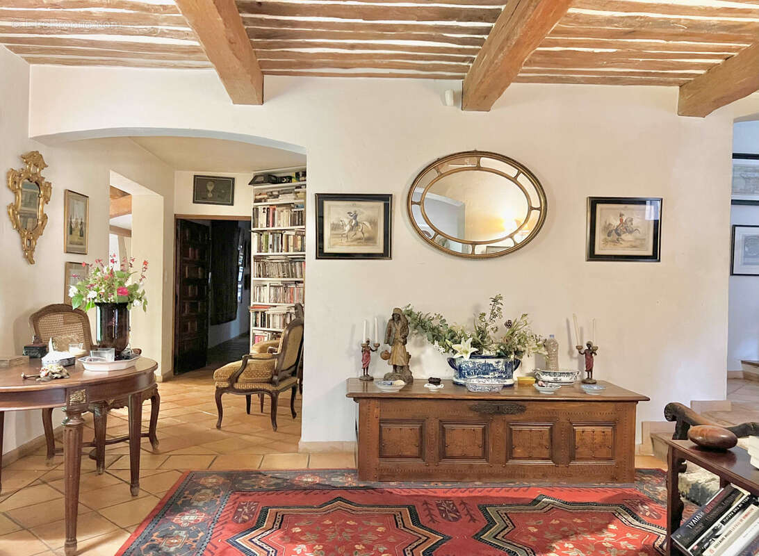 Maison à SAINT-CEZAIRE-SUR-SIAGNE