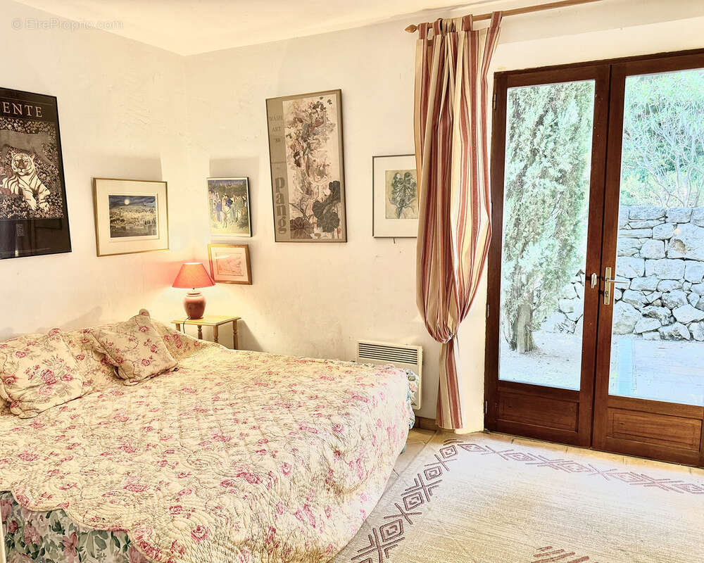 Maison à SAINT-CEZAIRE-SUR-SIAGNE