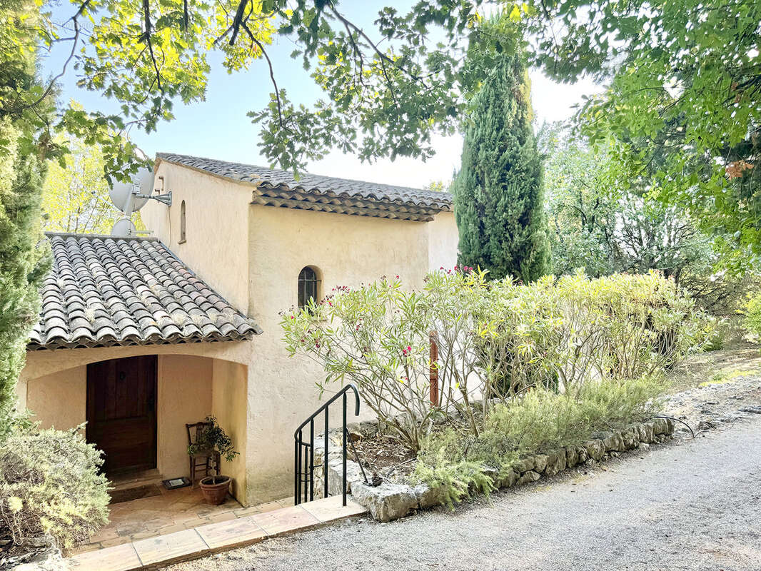 Maison à SAINT-CEZAIRE-SUR-SIAGNE