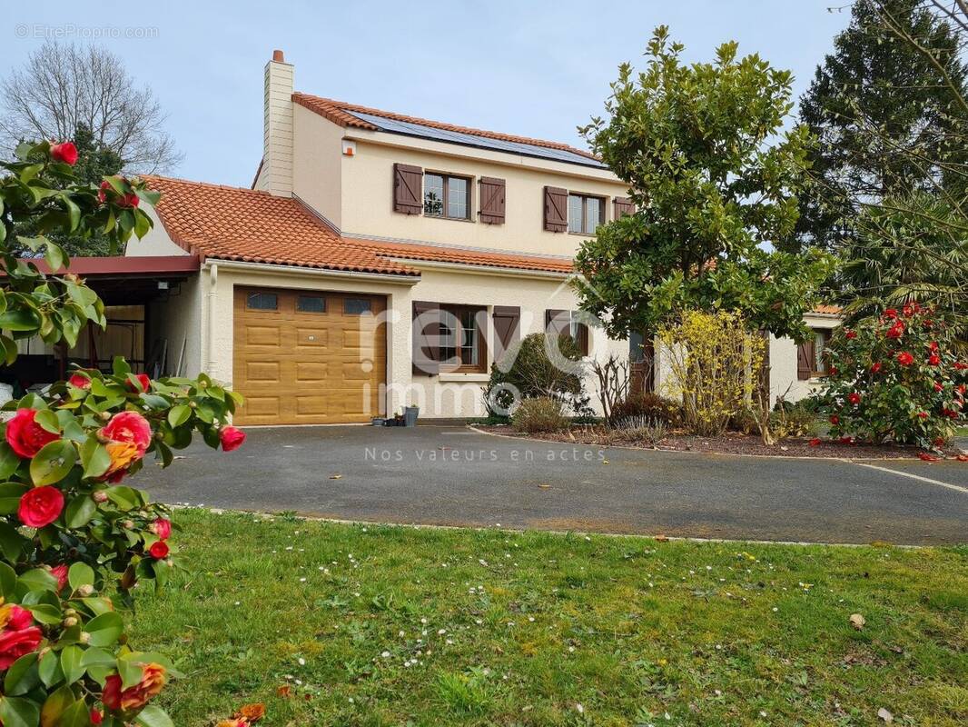 Maison à LE CELLIER