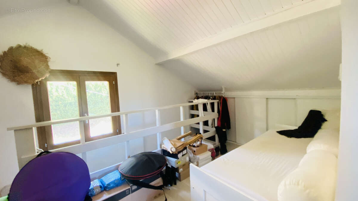 Maison à ENTRE-DEUX-GUIERS