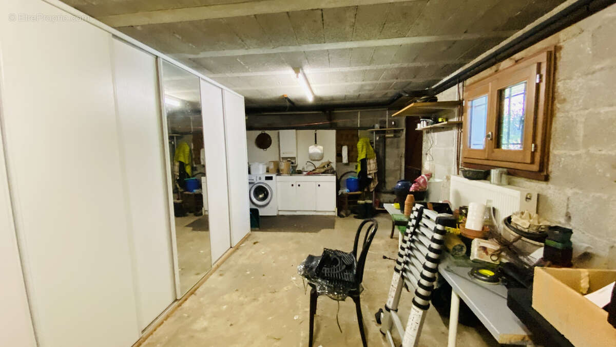 Maison à ENTRE-DEUX-GUIERS