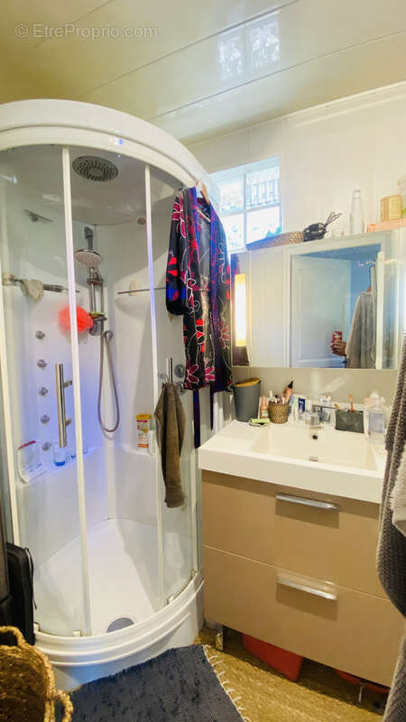 Maison à ENTRE-DEUX-GUIERS