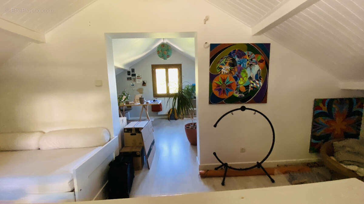 Maison à ENTRE-DEUX-GUIERS