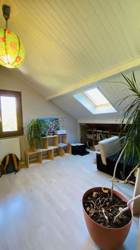 Maison à ENTRE-DEUX-GUIERS