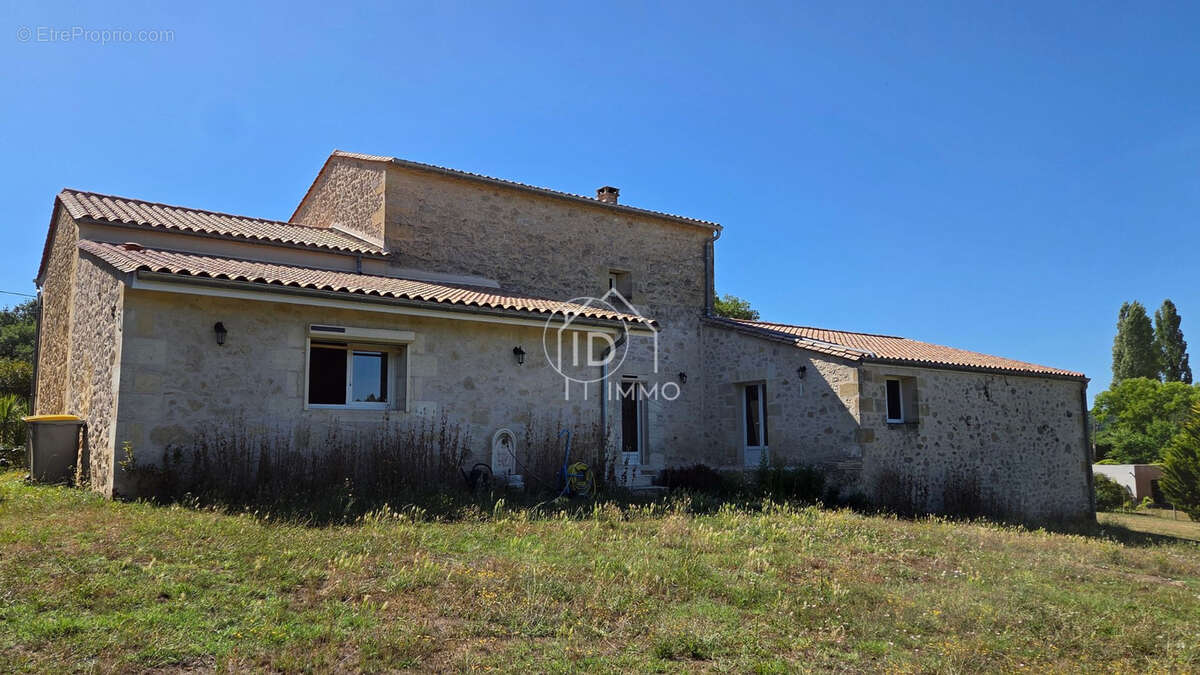 Maison à VILLEFRANCHE-DE-LONCHAT