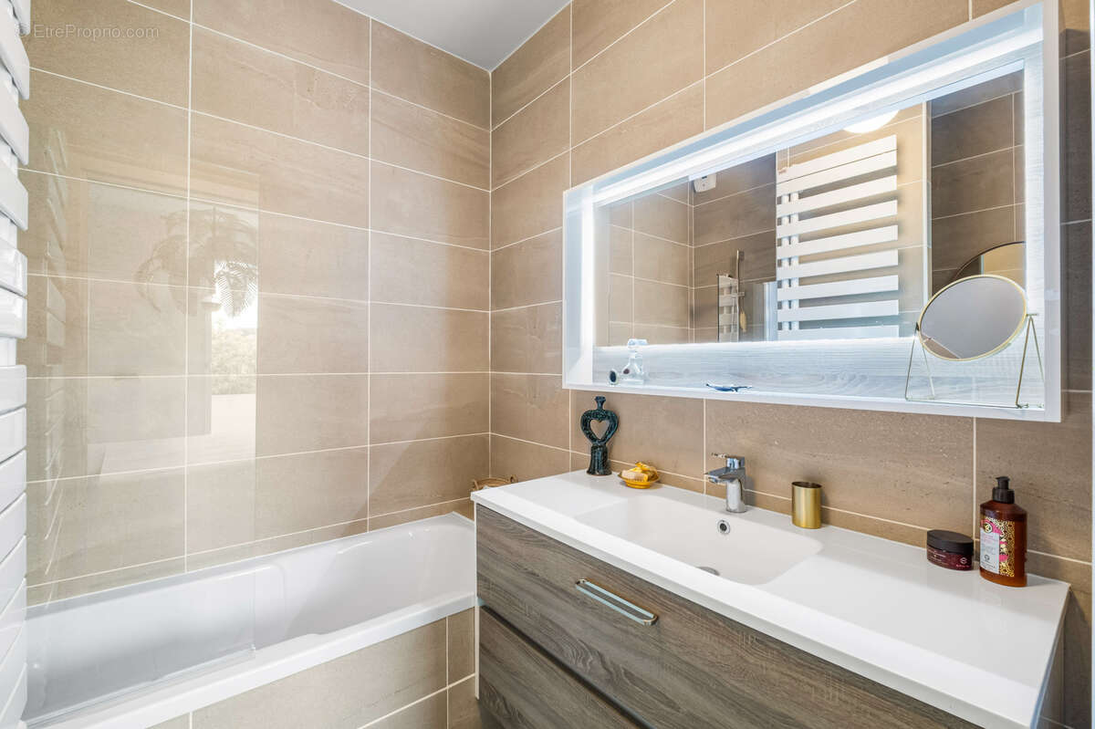 Appartement à LYON-9E