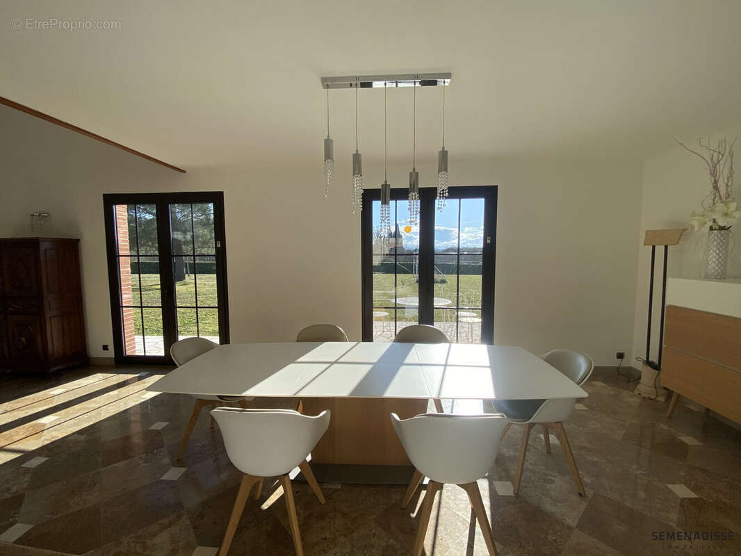 Maison à MONTESQUIEU-VOLVESTRE