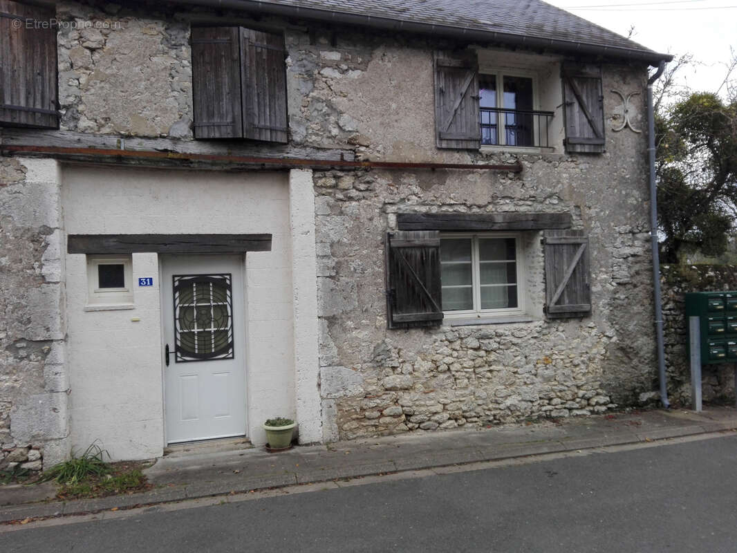 Maison à COURBOUZON