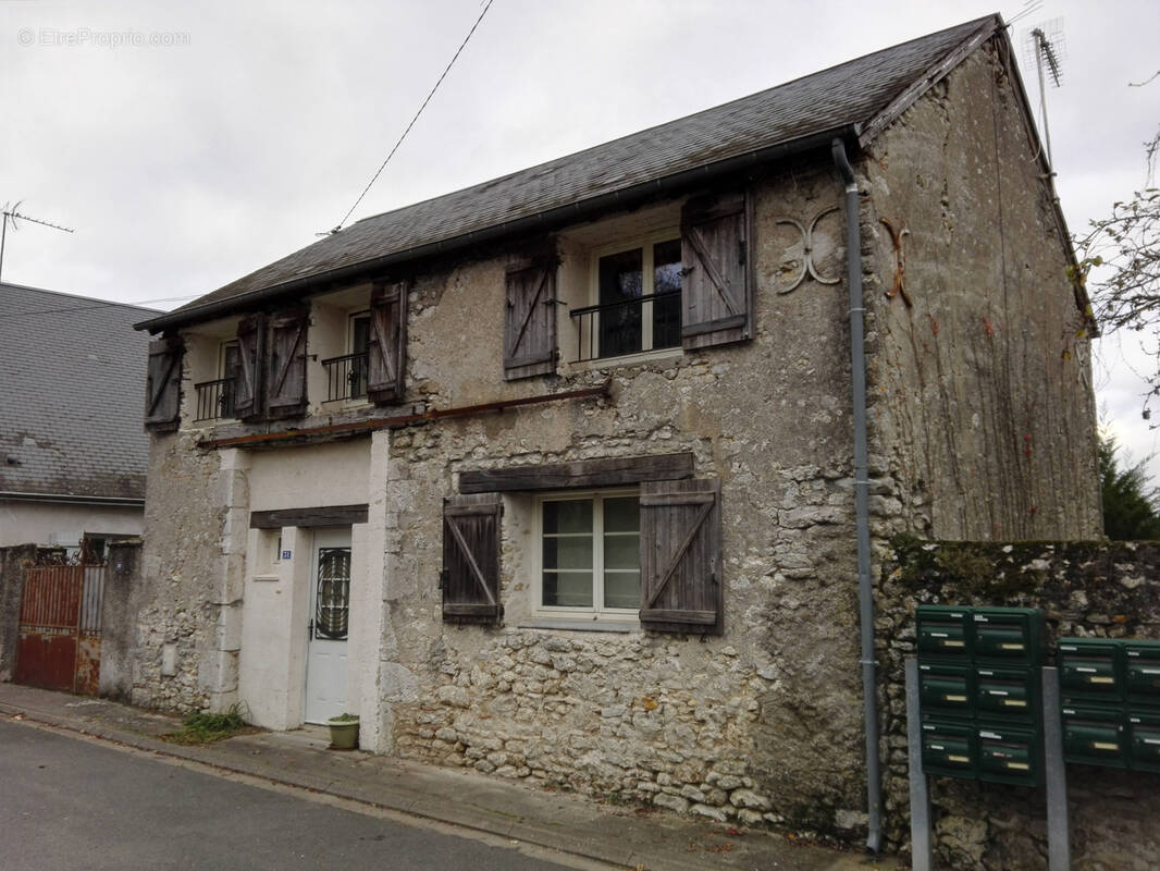 Maison à COURBOUZON