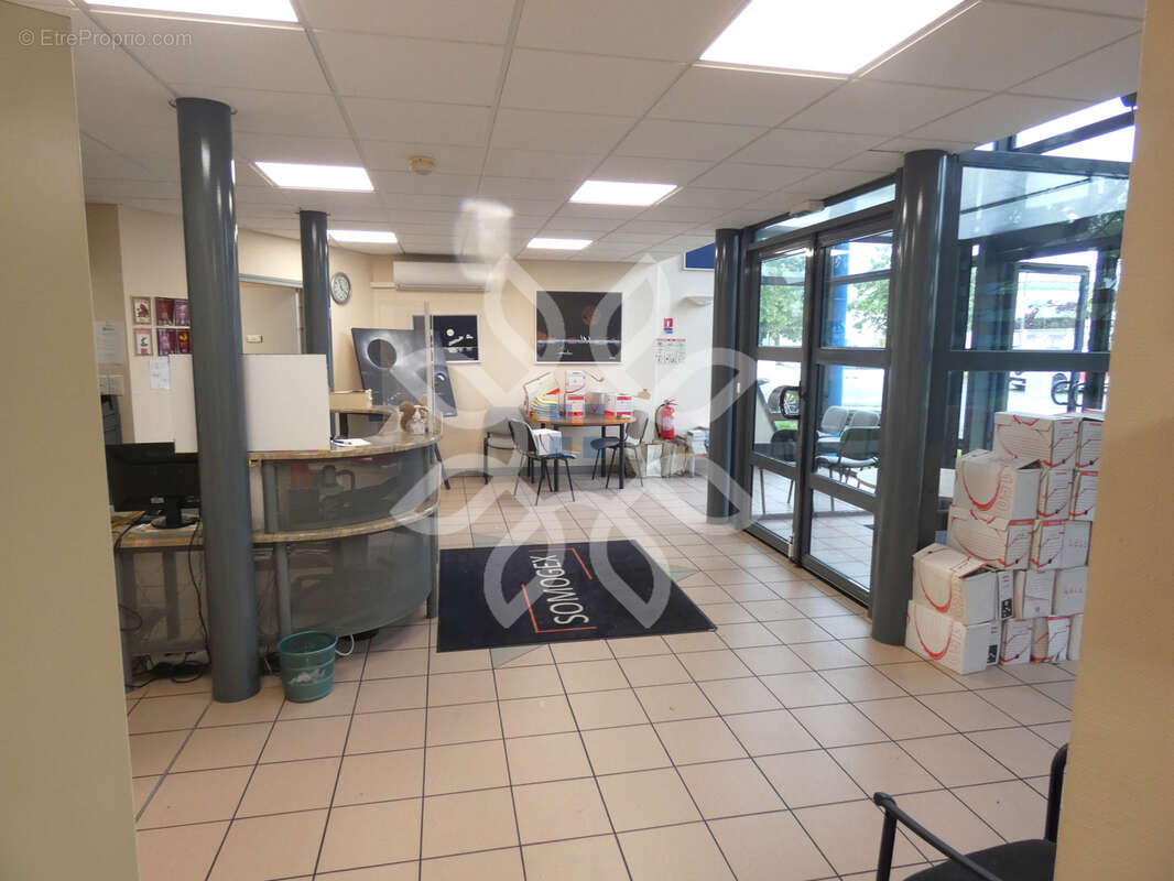 Commerce à DESERTINES