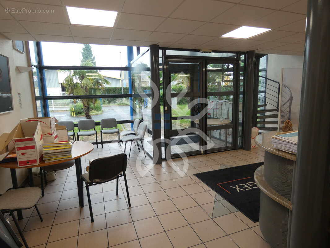 Commerce à DESERTINES