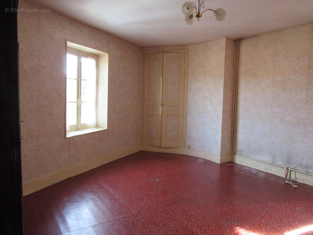 Maison à CHANTEMERLE-LES-BLES