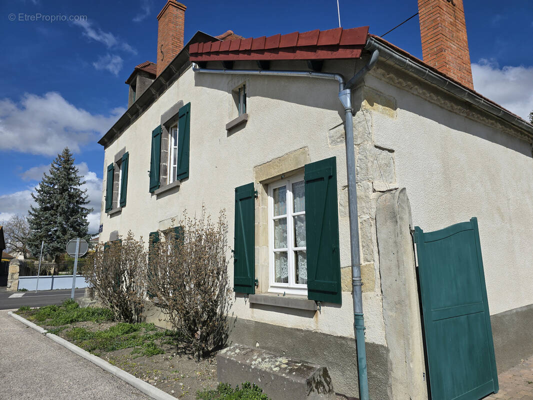 Maison à EFFIAT