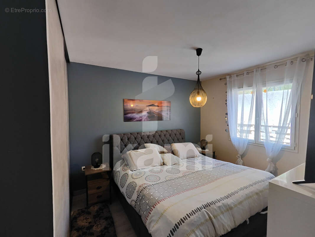 Maison à SAINT-JULIEN-VOCANCE