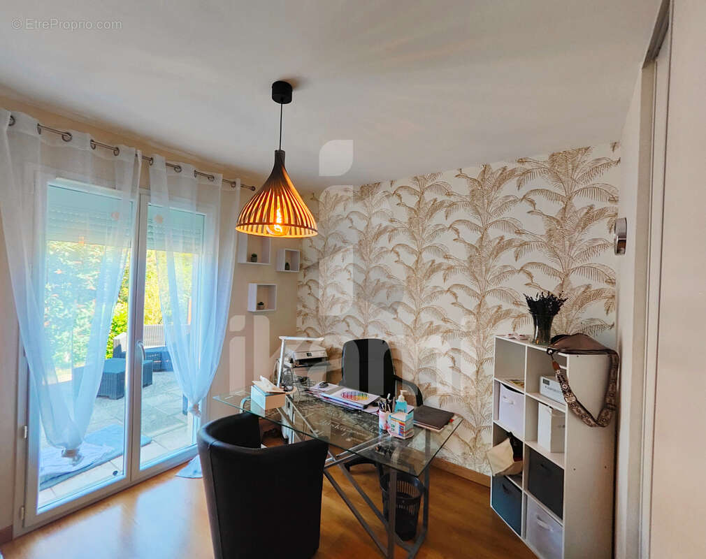 Maison à SAINT-JULIEN-VOCANCE