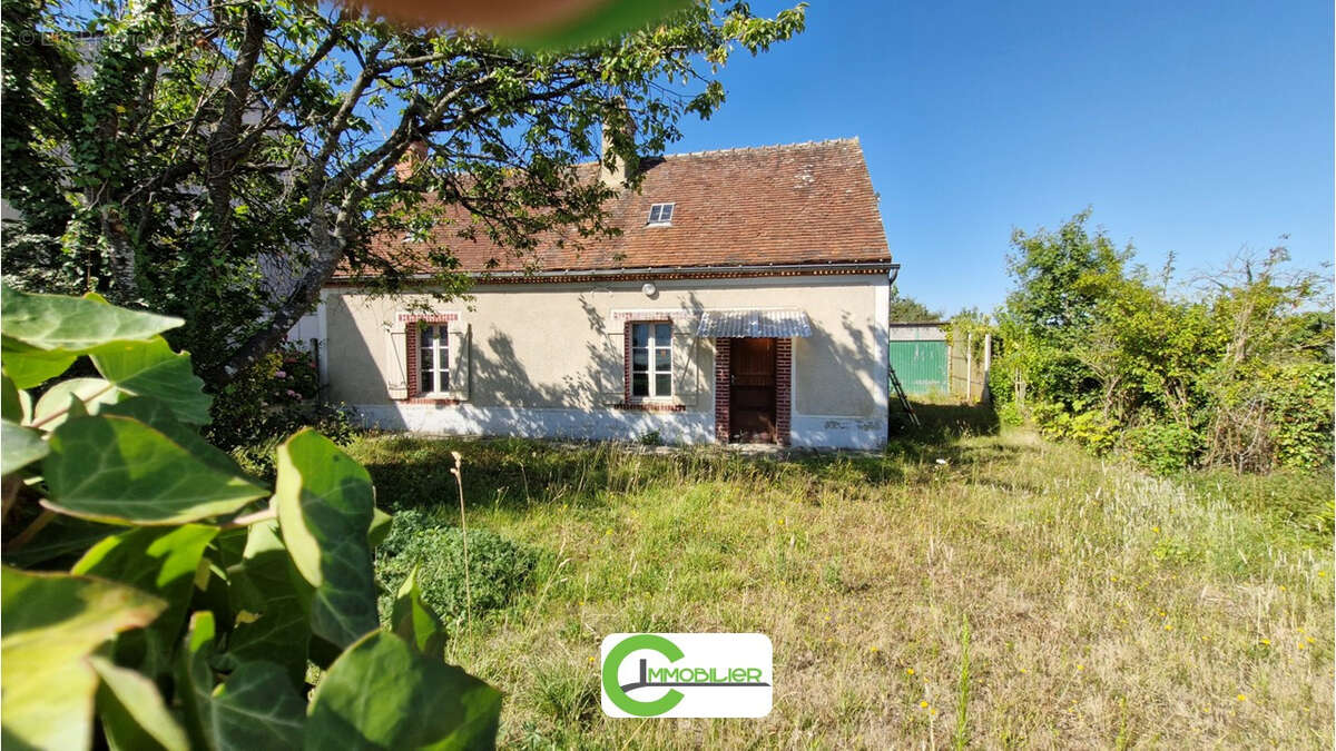 Maison à COURGENARD