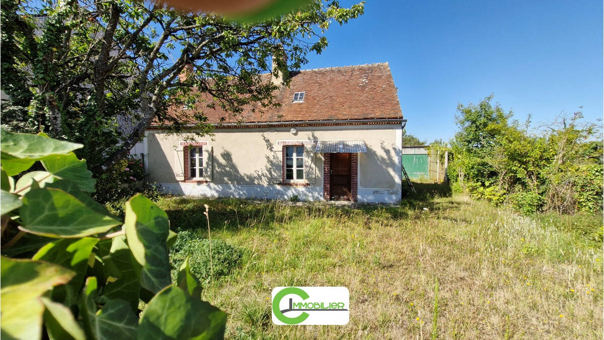 Maison à COURGENARD