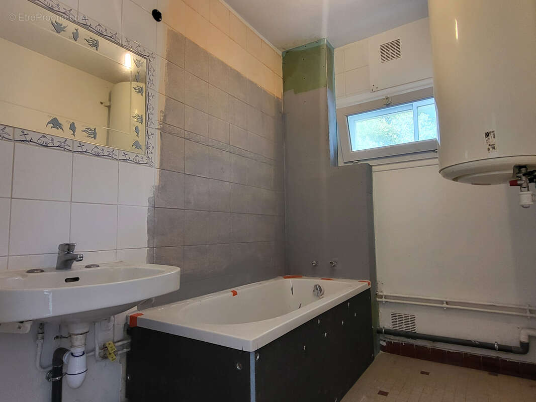 Maison à VIC-LE-COMTE