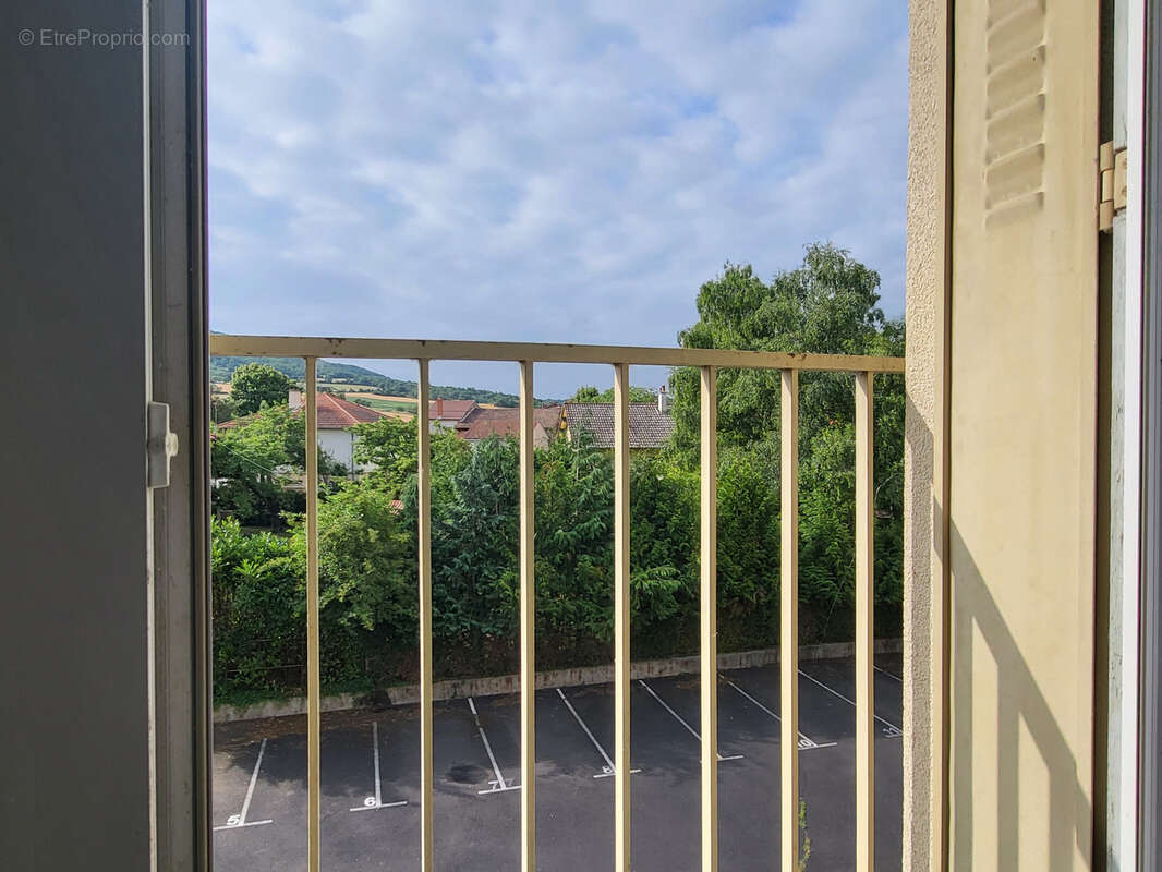 Maison à VIC-LE-COMTE