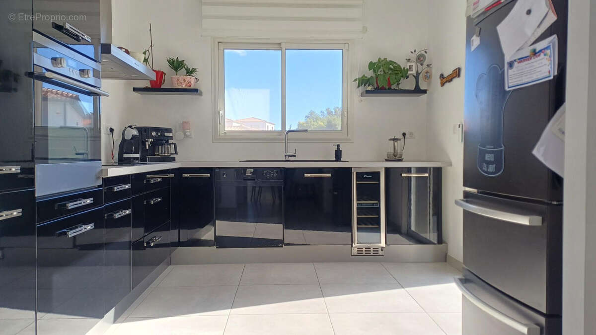 Maison à VILLEMOLAQUE